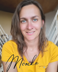 Monika_foto_signature_3_422x563